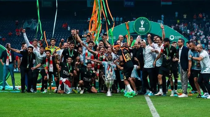 الزمالك يتوج بالسوبر الإفريقي بعد مباراة مثيرة